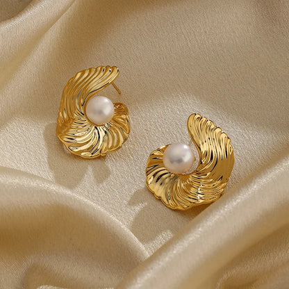 1 pair glam classical heart shape flower plating inlay copper freshwater pearl 18k gold plated ear studs