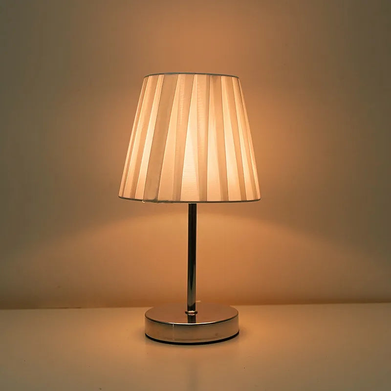 Nordic Style Solid Wood Fabric Decorative Table Lamp Bedroom Bedside Lamp Simple Remote Control Night Light Energy Saving Led