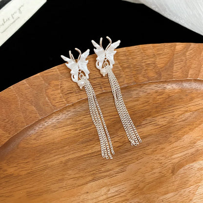 1 Pair Elegant Lady Butterfly Plating Natural Freshwater Pearl Copper Drop Earrings