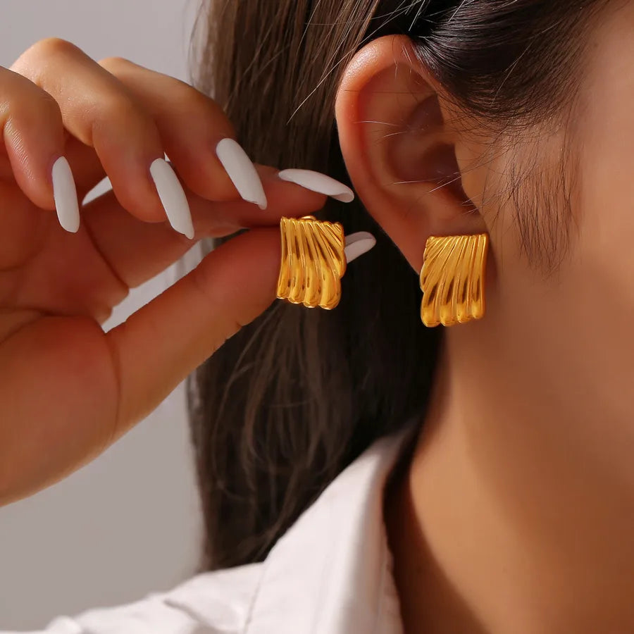 1 Pair Elegant Lady Vacation Solid Color Feather Polishing Plating 304 Stainless Steel 18K Gold Plated  Backs Ear Studs