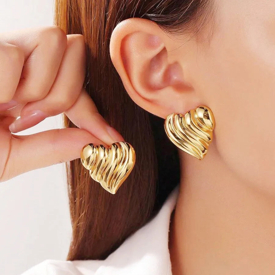 1 Pair Elegant Lady Vacation Heart Shape Polishing Plating Three-dimensional 304 Stainless Steel 18K Gold Plated  Backs Ear Studs