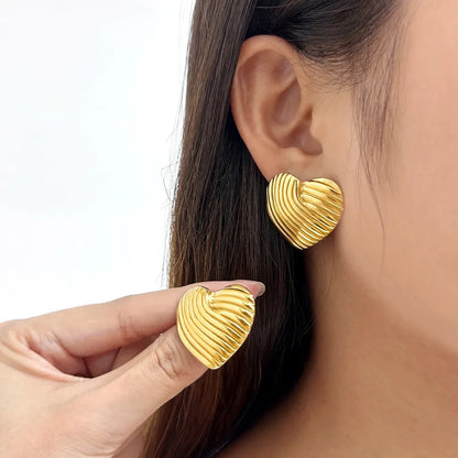 1 Pair Elegant Lady Vacation Heart Shape Lines Polishing Plating Three-dimensional 304 Stainless Steel 18K Gold Plated  Backs Ear Studs