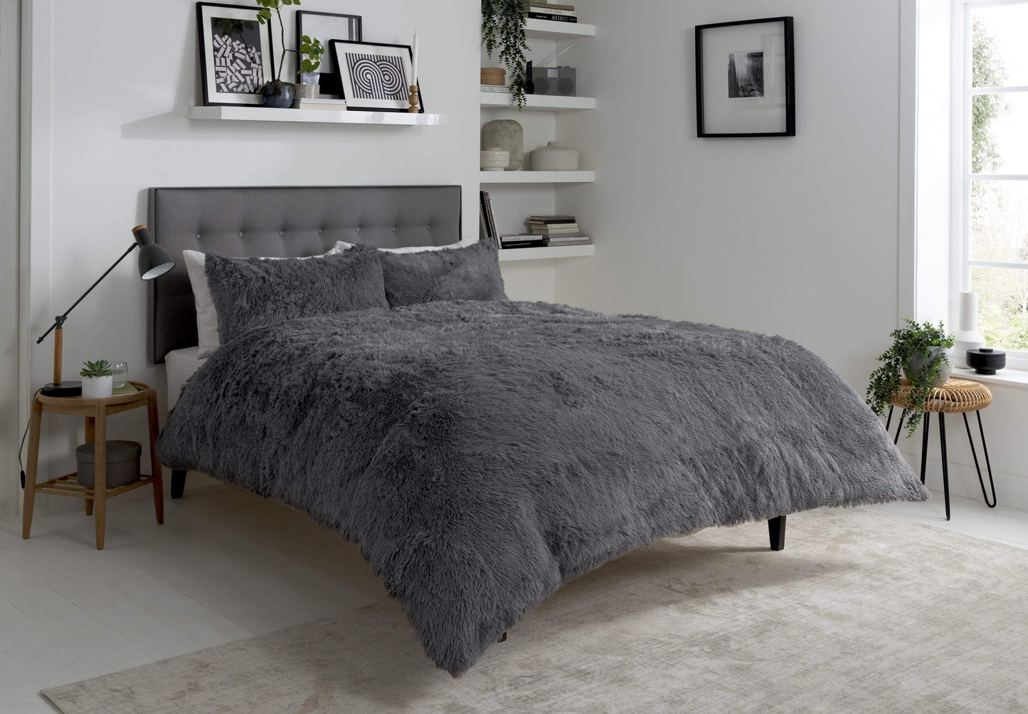 Snuggle & Cuddle Faux Fur Duvet Set for Winter Comfort Extra Soft Long Pile Bedding Available in Multiple Sizes and Elegant Colours by OLIVIA ROCCO
