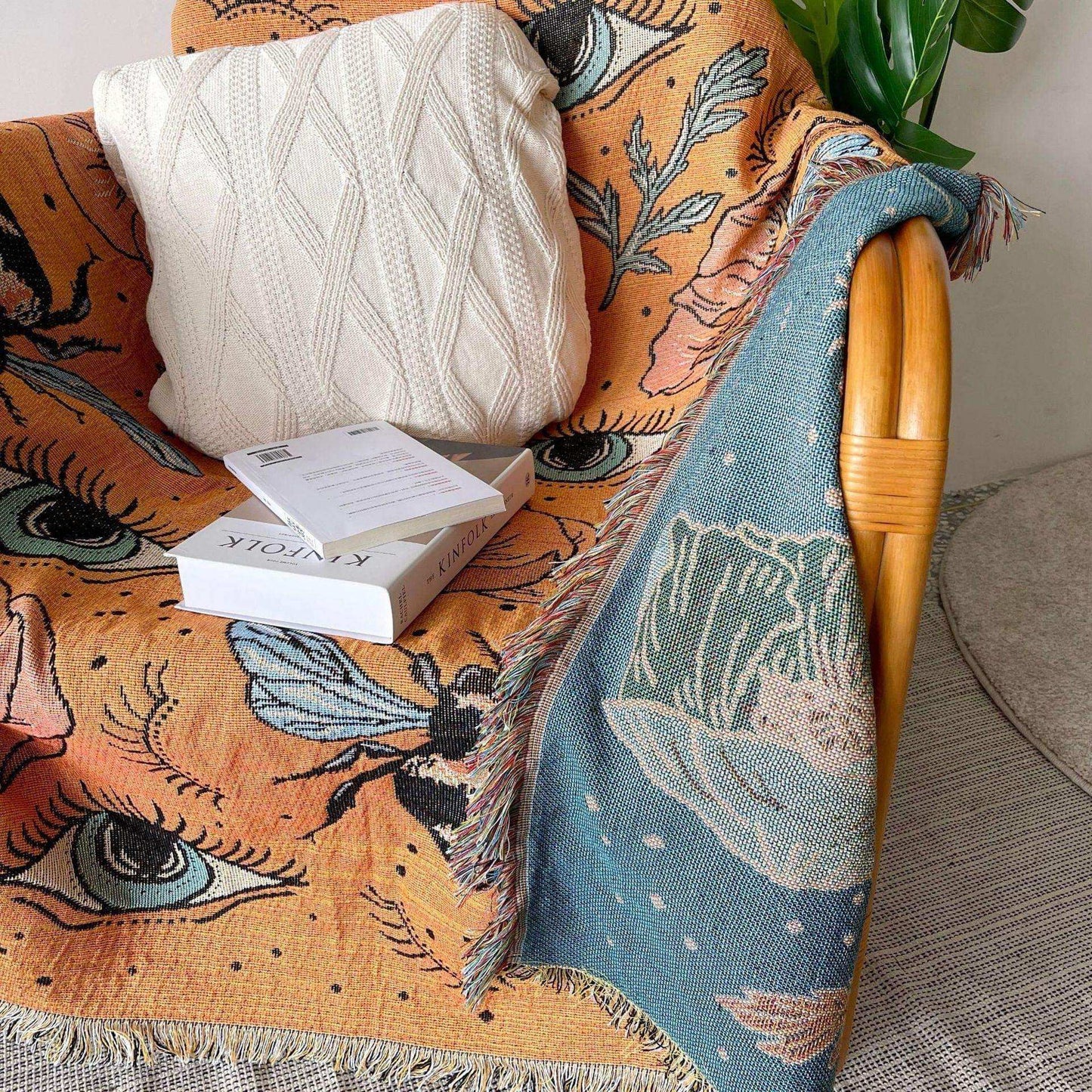 The Bumble Bee Tapestry / Throw