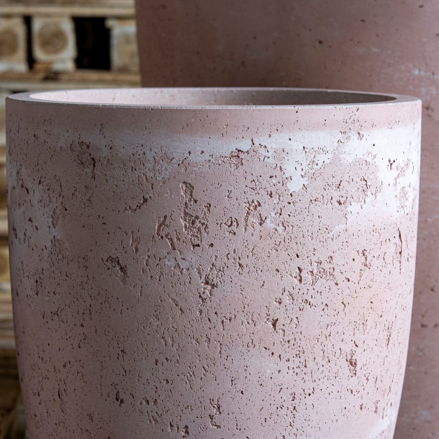 Vessara | Blushstone – 62cm Extra Large Tall Concrete Planter – 32L Decorative Vase Pot